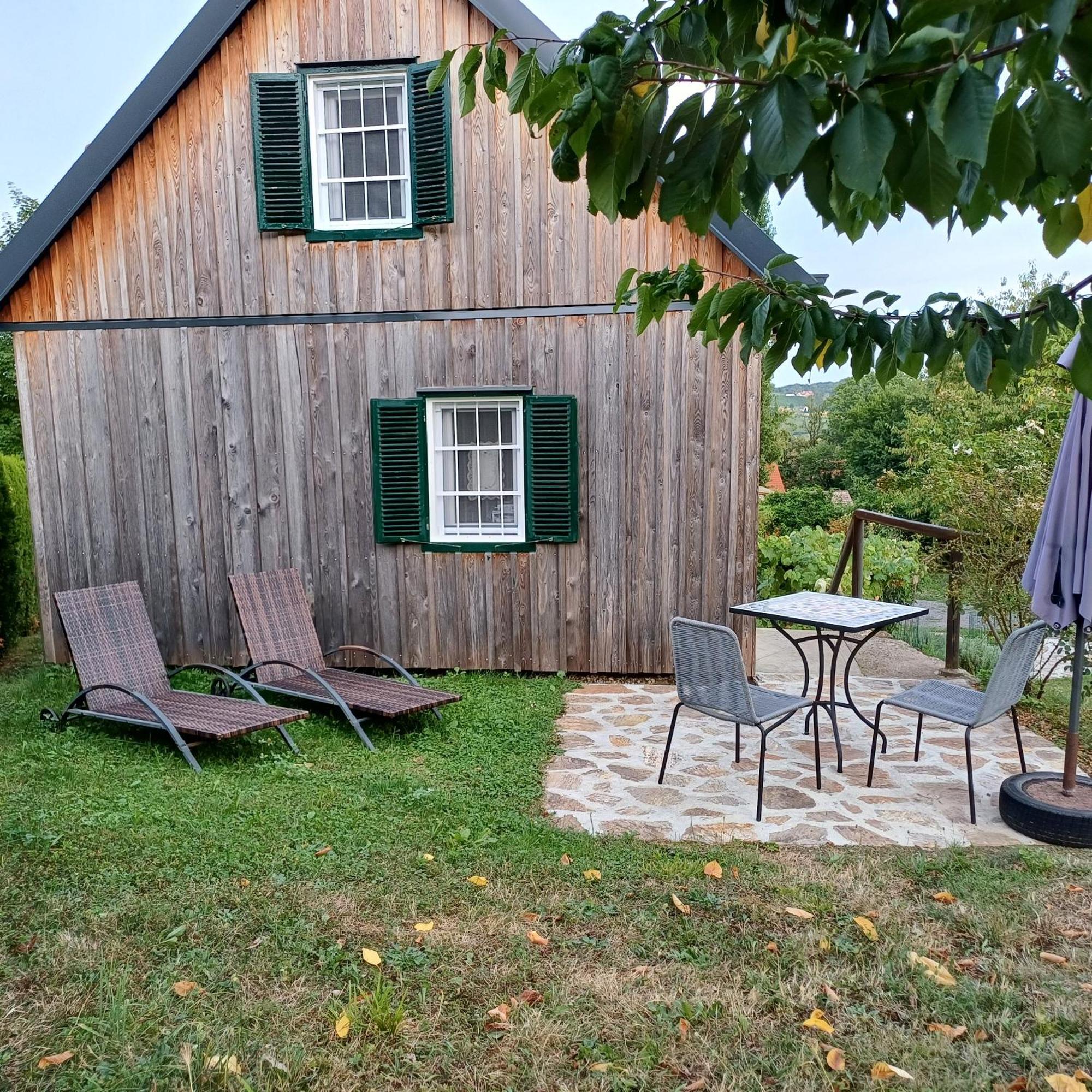 Tiny Lavender House Blütenstöckl Сasa de vacaciones *